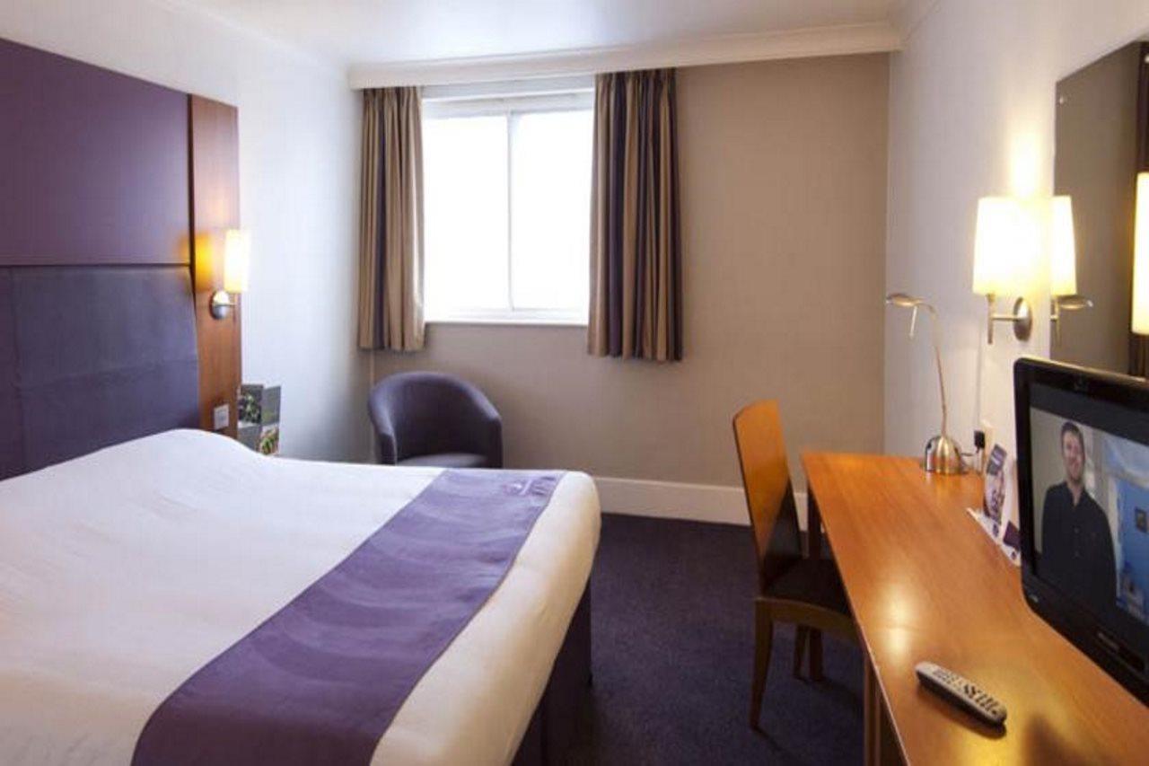 Premier Inn Lymington Dış mekan fotoğraf